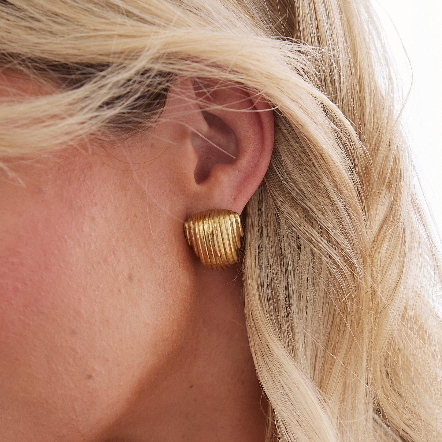 Natalie Vintage Shell Gold Earrings