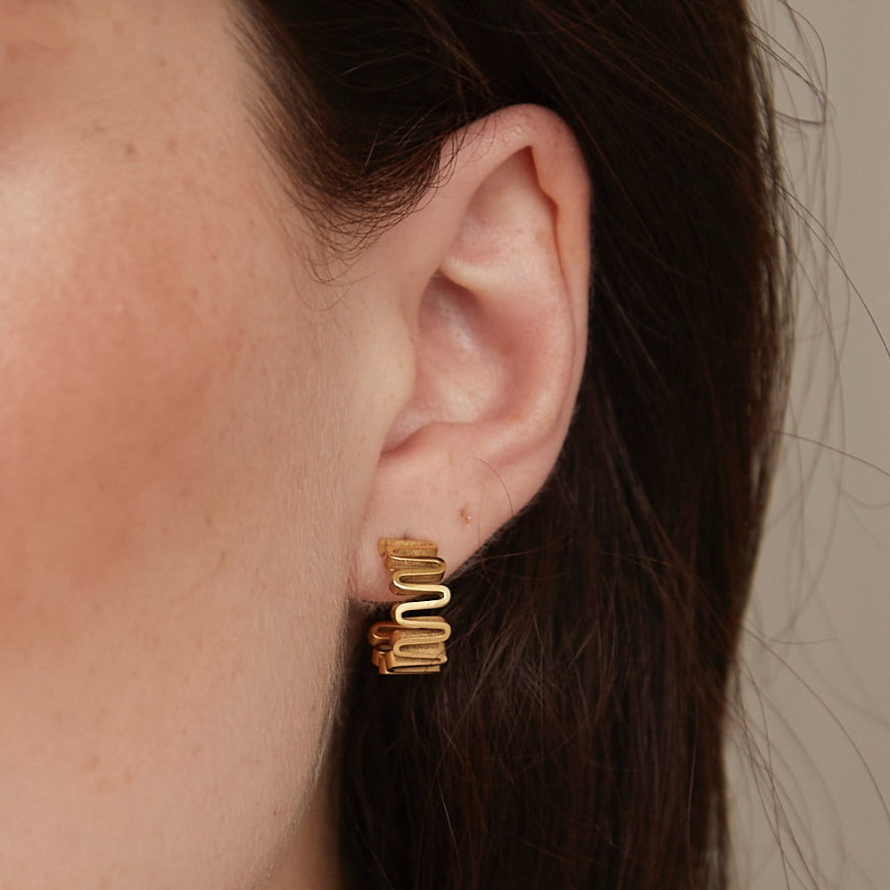 Leigh Wavy Gold Hoops