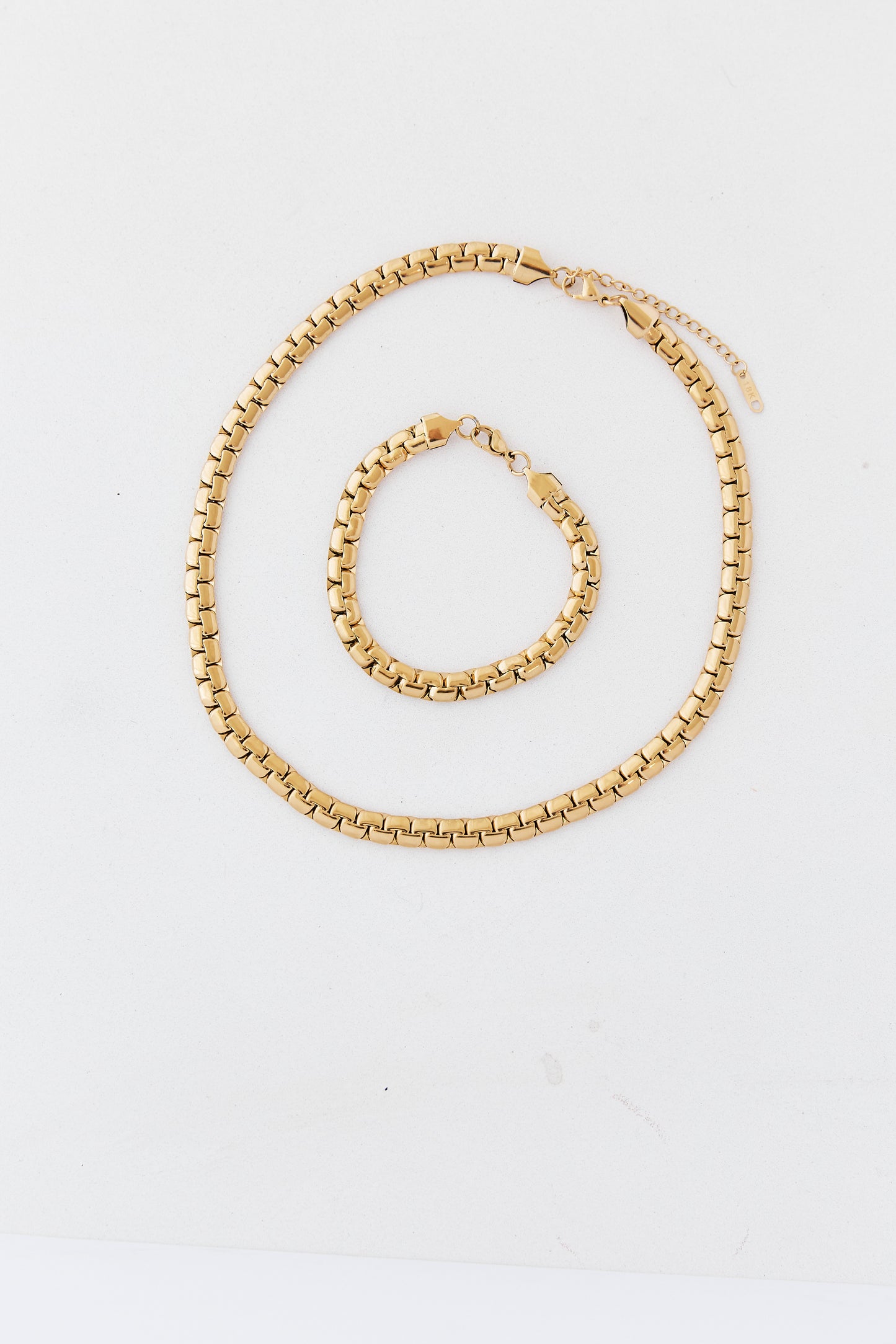 Cara Flat Chain Bracelet