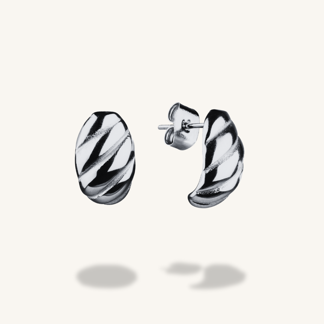 Mini Croissant Stud Silver - main